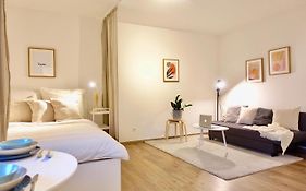 NEU - gemütliches und modernes Apartment mit Stellplatz